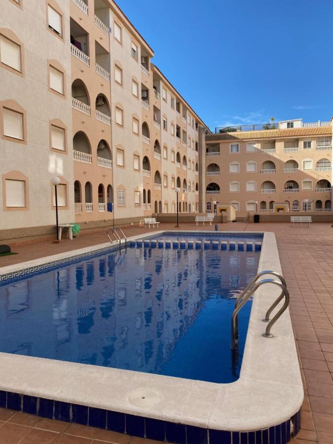 Amazing 2-Bedrooms Apartment With Pool Torrevieja Center Exterior photo